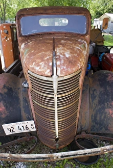 Retro Automobile Images Drucke: Rusty old car