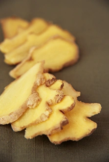 Zingiber Officinale Drucke: Sliced ginger root