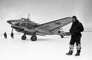WW2 Aircraft Drucke: Soviet Pe-2 bomber and pilot, 1944