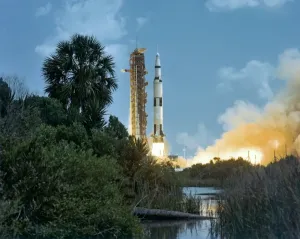 NASA Space Exploration Images Drucke: Apollo 16 rocket launch