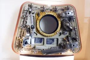 Space Exploration History Drucke: Apollo command module hatch