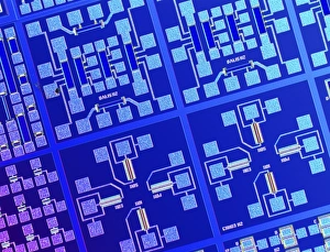 Light Micrograph Images Drucke: Surface of microchip, light micrograph C018 / 6390