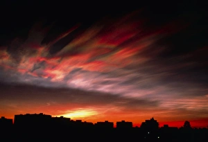 High Altitude Clouds Drucke: View of a nacreous cloud at sunset