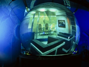 Virtual Reality Technology Drucke: Virtual environment projected onto the cybersphere
