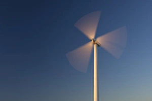 Green Energy Production Methods Drucke: Wind turbine rotating