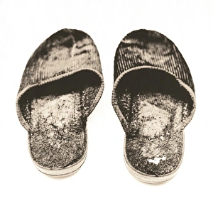 Home Interior Photography Drucke: Worn slippers