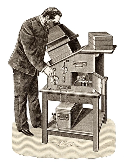 Drucke von Röntgenbildschirmmaschine: Historisches Kunstwerk der Fluoroskopie von Eugen Ducretet (1844-1915) entworfen und gebaut. Diese Anlage wurde zum Untersuchen Postpäckchen mit Röntgenstrahlen verwendet Bilder Datiert 2006 August: Röntgenbildschirmmaschine, 1895