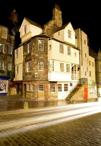 Drucke von Schottland, Edinburgh, Die Königsmile. Das Haus von John Knox an der Königsmile Edinburgh Drucke: Schottland, Edinburgh, Die Königliche Meile