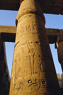 Karnak Temple Columns Drucke: One of the 102 columns in the Great Hypostyle Hall, Temple of Karnac, Karnac