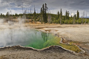 UNESCO World Heritage Site Landscape Drucke: Abyss Pool, one of Yellowstones deepest