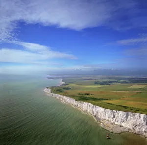 UK Coastal Landmarks Drucke: Aerial image of chalk cliffs and lighthouse at Beachy Head, near Eastbourne