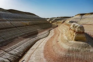 Mittelmeer aus farbigen Schichten von Sandstein in Kyzyl Kup im Mangystaum in Kasachstan Zentralasien Asien