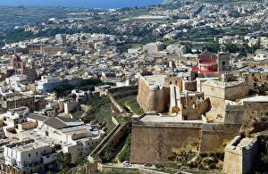 Drucke von Luftaufnahme der Festung in Victori oder Rabat auf der Insel Gozo im Mittelmeer und Europa Malta Drucke: Luftaufnahme der Festung in Victoria oder Rabat auf der Insel Gozo im Mittelmeer und Europa