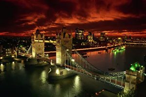 Brücke Drucke: Luftaufnahme über den Tower Bridge in London im Vereinigten Königreich Großbritannien Europa