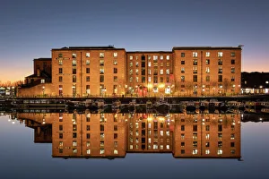 Albert Dock Liverpool Drucke: The Albert Dock at night, Albert Dock