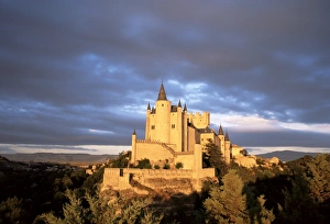 Castle Architecture In Southern Europe Drucke: The Alcazar at sunset