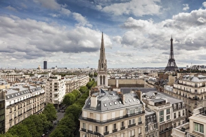 Eiffel Tower Viewpoint Drucke: American Cathedral and the Eiffel Tower, Paris, France, Europe