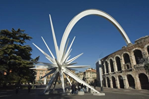Drucke von Rundum und Denkmal am Theater von Venedig in Italien im Nordwesten Europas Verona Drucke: Theater und Denkmal