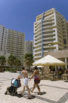 Portugal Tourism Drucke: Apartment blocks
