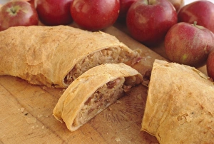 Swiss Pastry Drucke: Apple strudel and red apples