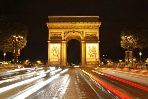 Nighttime Cityscape Photography Drucke: Arc de Triomphe and Champs Elysees at night, Paris, France, Europe