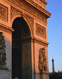 Eiffel Tower At Dusk Drucke: The Arc de Triomphe at dusk, with the Eiffel Tower behind, Paris, France, Europe
