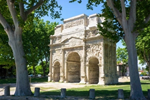 Stone Buildings In Europe Drucke: Arc de Triomphe, Orange, Vaucluse, Provence-Alpes-Cote d Azur, Provence, France, Europe
