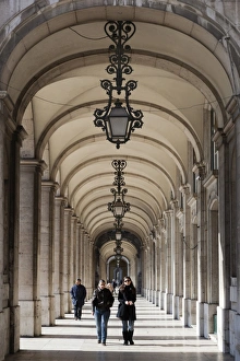 European Capital Cities Landmarks Drucke: Arcade on Praca do Comercio, Baixa, Lisbon, Portugal, Europe