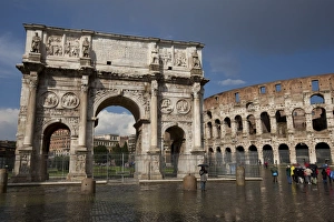 Roman Architecture Photography Drucke: The Arch of Constantine with the Colosseum in the background, UNESCO World Heritage Site