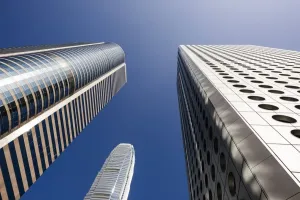 Architektur Drucke: Niedriger Winkelansicht der Moderne in der Architektur im Zentrum von Hongkong