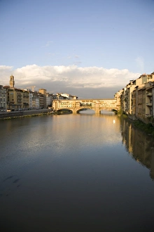 European Cityscape At Sunset Drucke: The Arno River and Ponte Vecchio at sunset, Florence, Tuscany, Italy, Europe