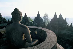 Drucke von Borobodur-Buddha-Arupadhatu im 8. Jahrhundert ein buddhistisches Stättenort in Südostasien auf der Insel Java in Indonesien und einem UNESCO-Welterbe Indonesien Drucke: Buddha aus Arupadhatu