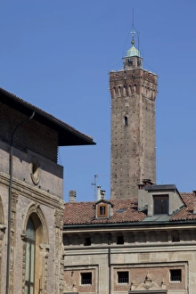 Italian Cities To Visit Drucke: Asinelli Tower, Piazza Maggiore, Bologna, Emilia Romagna, Italy, Europe