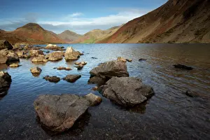 Drucke von Eine Herbstabendzeit am Wastwater im nationalen Naturpark Lake District in der Grafschaft Cumbria in England Großbritannien Vereinigtes Königreich Europa See Drucke: Eine Herbstabendstunde am Wastwater im nationalen Naturpark Lake District, Cumbria