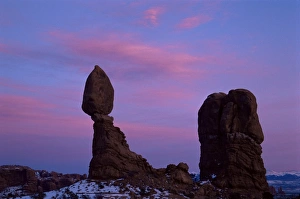 Natural Beauty Images Drucke: Balanced Rock at dusk