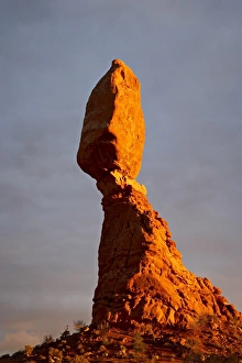 Balanced Rock Formation Drucke: Balanced Rock at sunset
