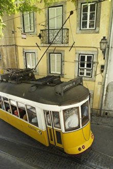 Lisbon Street Photography Drucke: Barrio Castillo