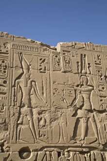 Karnak Temple Luxor Drucke: Bas-relief of figures and hieroglyphs