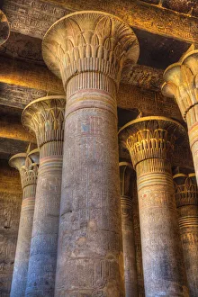 Bäste Steine Reliefen Säulen Hypostylhalle Tempel von Chnum Elsahn Ägypten Nordafrika Afrika