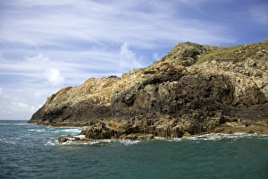 Wales Coastline Photography Drucke: Basalt columns on cliffs in spring sunshine, Pembrokeshire National Park
