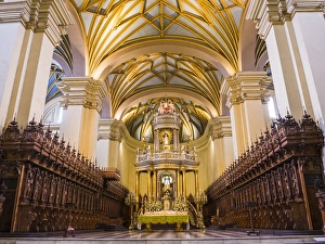 Historic Peruvian Landmark Drucke: Basilica Cathedral of Lima interior, Plaza de Armas (Plaza Mayor), Lima, Lima Province