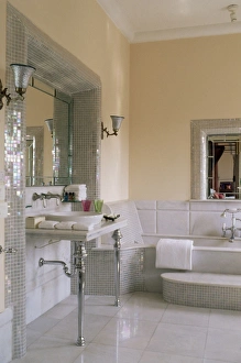 Usha Kiran Palace Hotel Gwalior Drucke: Bathroom suite