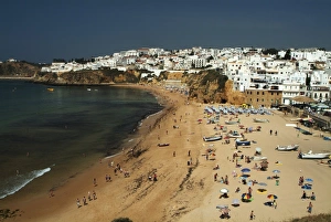 Portugal Tourism Drucke: The beach at Albufeira