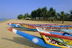 Peaceful Coastal Scenery Drucke: The beach at Saly