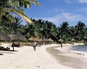 Indian Ocean Beaches Africa Drucke: Beach, St. Geran