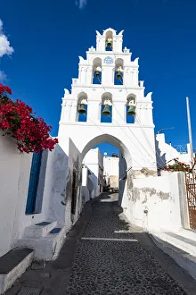Turm der Glocke in traditioneller DörferMegalochori auf der InselSantorin im Ägais. Griechische Inseln
