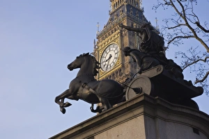 European Landmarks UK Drucke: Big Ben seen through the statue of Boudica (Boadicea), Westminster, London
