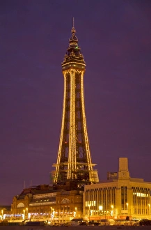 Blackpool Illuminations Drucke: Blackpool Illuminations at dusk, Blackpool, Lancashire, England, United Kingdom