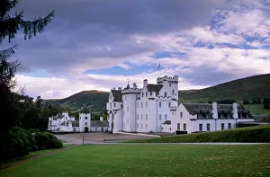 Drucke von Schloss Blair Castle in Blair Atholl im Schottland-Region Perthshire und der schottischen Highlands gehört zu England Hochland Drucke: Schloss Blair