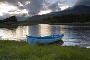 Drucke von Boot im oberen See von Killarney in dem Killarney-Nationalpark in der Grafschaft Kerry im Süden Irlands See Drucke: Boot, Obersee